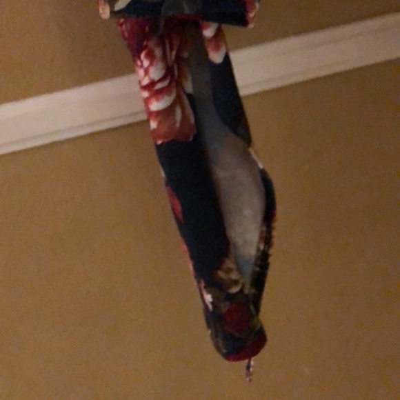 Flower choker/ring neck strap Blouse/Top - Picture 8 of 8